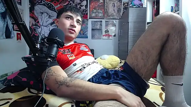 Snapshot of dylan_fun18 chatting on 04-04-26, 09:12 dylan fun18 online show from 04-04-26, 09:12