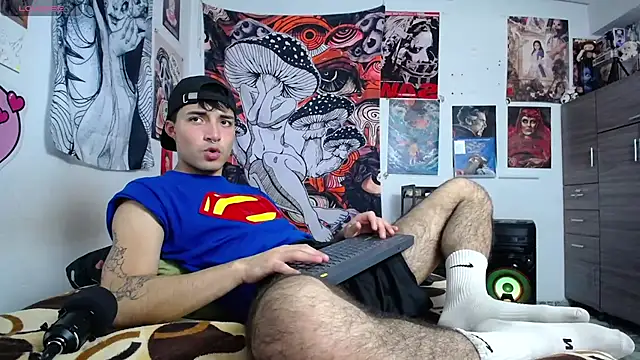 Snapshot of dylan_fun18 chatting on 04-26-26, 07:55 dylan fun18 online show from 04-26-26, 07:55