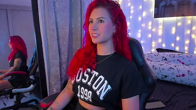 Sophiee Hill online show from 01-13-25, 06:49