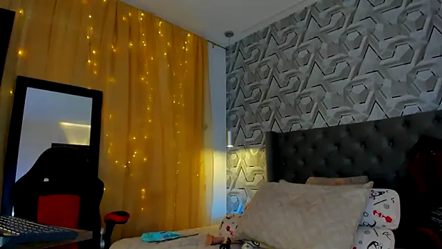 Sophiee Hill online show from 09-12-25, 09:04