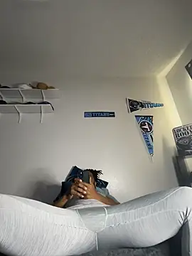 Snapshot of bigdinca chatting on 09-29-25, 04:23 bigdinca online show from 09-29-25, 04:23