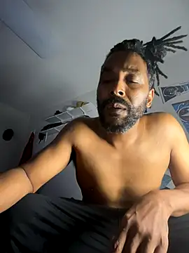 Snapshot of bigdinca chatting on 09-30-25, 04:28 bigdinca online show from 09-30-25, 04:28