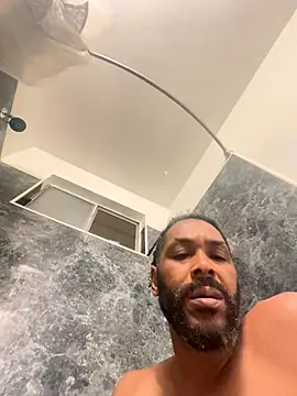 Snapshot of bigdinca chatting on 10-05-25, 11:08 bigdinca online show from 10-05-25, 11:08