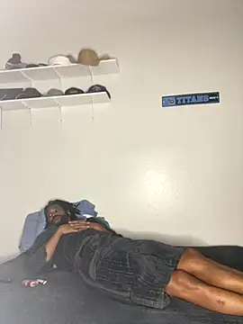 Snapshot of bigdinca chatting on 10-17-25, 06:10 bigdinca online show from 10-17-25, 06:10