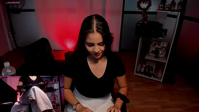 Snapshot of alisa_jhons1 chatting on 12-20-24, 08:01 alisa jhons1 online show from 12-20-24, 08:01