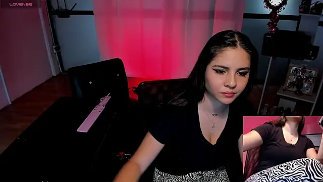 Snapshot of alisa_jhons1 chatting on 01-11-25, 09:15 alisa jhons1 online show from 01-11-25, 09:15