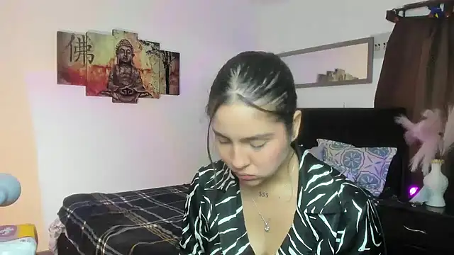 Snapshot of alisa_jhons1 chatting on 09-19-25, 02:02 alisa jhons1 online show from 09-19-25, 02:02