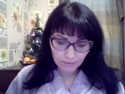 CharmingCat321 online show from 12-17-24, 08:21