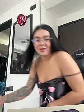 Snapshot of camianddanna chatting on 02-05-26, 03:38 camianddanna online show from 02-05-26, 03:38