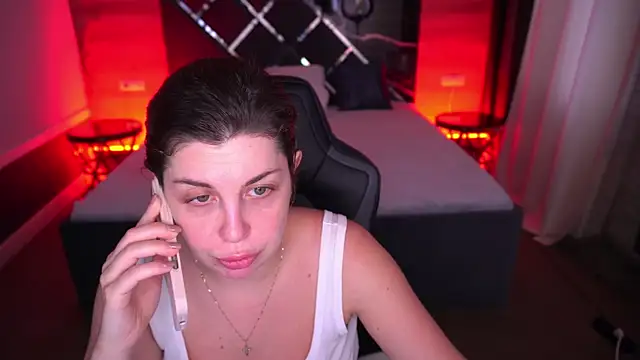 MirandaWong online show from 10-18-25, 05:54