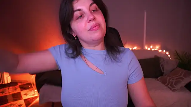 MirandaWong online show from 03-11-26, 06:30