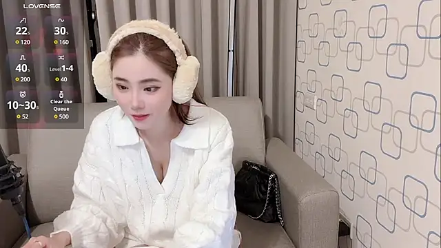 Snapshot of sweet5200 chatting on 12-11-24, 12:44 sweet5200 online show from 12-11-24, 12:44