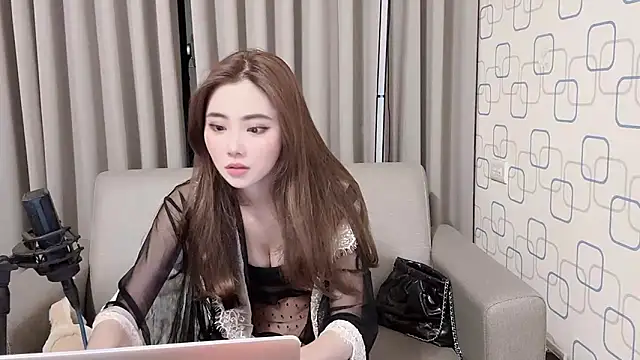 Snapshot of sweet5200 chatting on 12-11-24, 03:58 sweet5200 online show from 12-11-24, 03:58