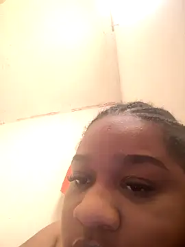 Snapshot of vic_pretynhaa chatting on 03-18-26, 04:32 vic pretynhaa online show from 03-18-26, 04:32