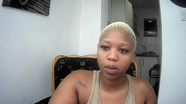 GoldenPussyXOXO online show from 02-24-26, 09:24