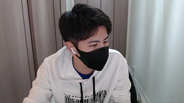 Snapshot of ryota_kkk chatting on 12-08-24, 12:41 ryota kkk online show from 12-08-24, 12:41