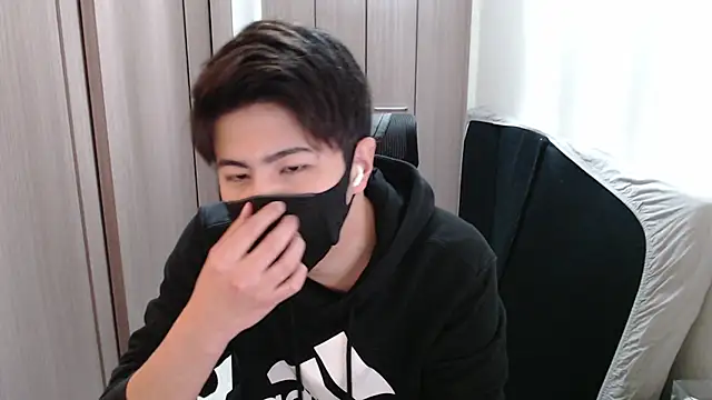 Snapshot of ryota_kkk chatting on 12-20-24, 12:49 ryota kkk online show from 12-20-24, 12:49