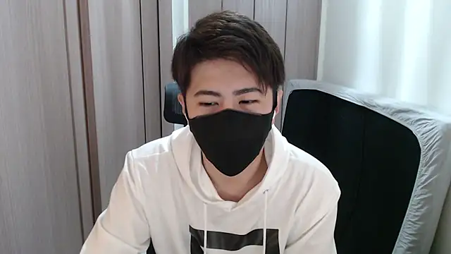 Snapshot of ryota_kkk chatting on 01-08-25, 10:48 ryota kkk online show from 01-08-25, 10:48