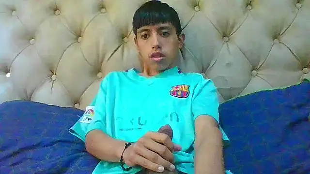 Snapshot of danuel23 chatting on 03-11-26, 04:35 danuel23 online show from 03-11-26, 04:35