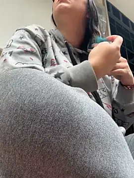 Soe Lara online show from 12-18-25, 12:55