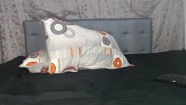 Snapshot of Soe_Lara chatting on 05-06-26, 01:27 Soe Lara online show from 05-06-26, 01:27