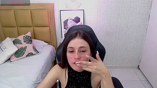 MAGNOLEROY online show from 01-22-25, 07:34