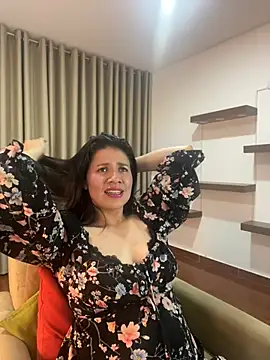 Snapshot of Alice_Biel chatting on 12-23-24, 12:46 Alice Biel online show from 12-23-24, 12:46