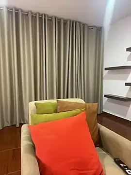 Snapshot of Alice_Biel chatting on 12-25-24, 12:27 Alice Biel online show from 12-25-24, 12:27