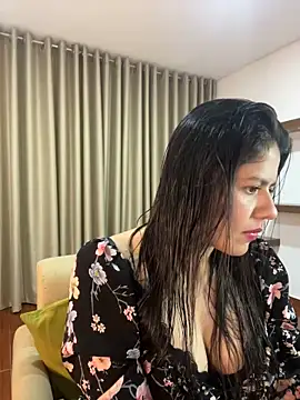 Snapshot of Alice_Biel chatting on 01-12-25, 11:15 Alice Biel online show from 01-12-25, 11:15