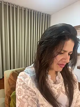 Snapshot of Alice_Biel chatting on 02-02-25, 01:55 Alice Biel online show from 02-02-25, 01:55