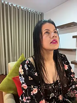 Snapshot of Alice_Biel chatting on 02-16-25, 02:21 Alice Biel online show from 02-16-25, 02:21