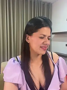 Snapshot of Alice_Biel chatting on 03-22-25, 01:54 Alice Biel online show from 03-22-25, 01:54