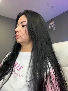 Hot beauty   online show from 10-13-25, 12:32