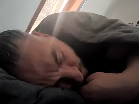 Snapshot of NewyorkDimi chatting on 01-01-25, 10:11 NewyorkDimi online show from 01-01-25, 10:11