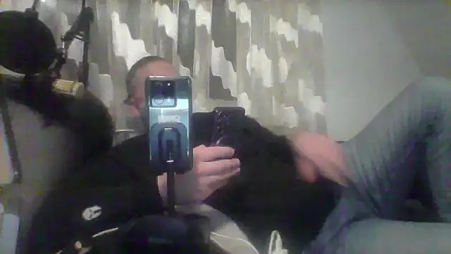 Snapshot of NewyorkDimi chatting on 01-06-25, 04:58 NewyorkDimi online show from 01-06-25, 04:58