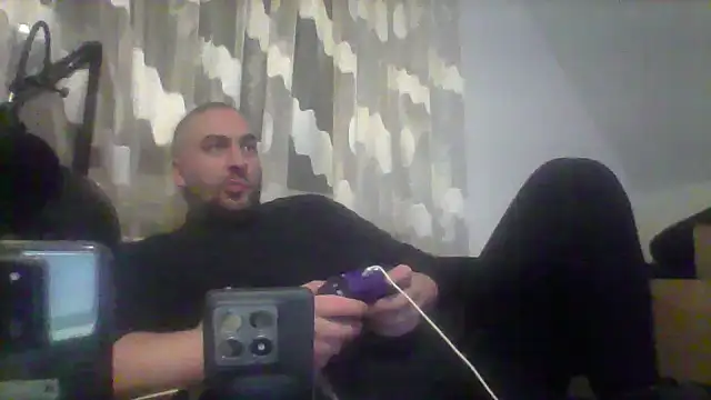 Snapshot of NewyorkDimi chatting on 01-19-25, 11:43 NewyorkDimi online show from 01-19-25, 11:43