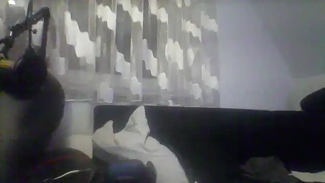 Snapshot of NewyorkDimi chatting on 01-21-25, 03:04 NewyorkDimi online show from 01-21-25, 03:04