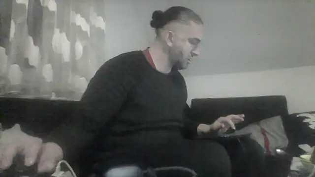 Snapshot of NewyorkDimi chatting on 02-01-25, 04:24 NewyorkDimi online show from 02-01-25, 04:24