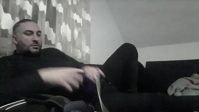 Snapshot of NewyorkDimi chatting on 02-19-25, 02:44 NewyorkDimi online show from 02-19-25, 02:44