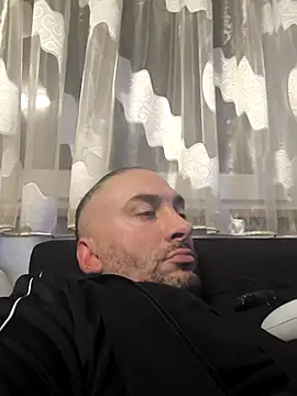 Snapshot of NewyorkDimi chatting on 10-16-25, 12:22 NewyorkDimi online show from 10-16-25, 12:22