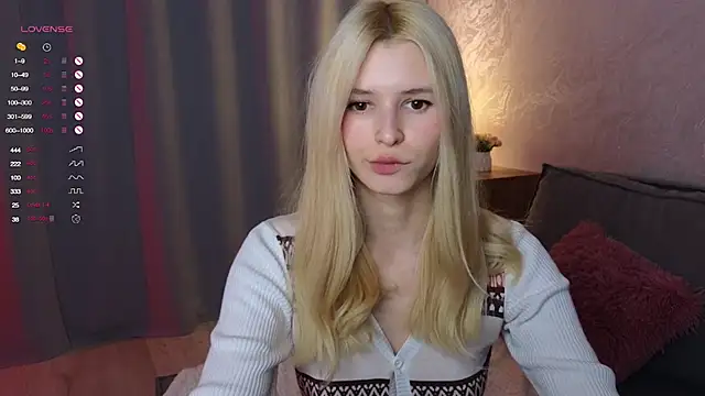 Snapshot of elsa_limerence chatting on 11-15-25, 12:13 elsa limerence online show from 11-15-25, 12:13