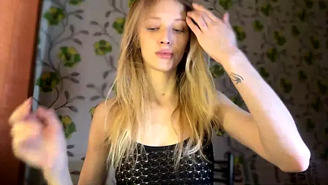 Evvie Summn1 online show from 03-01-26, 05:42