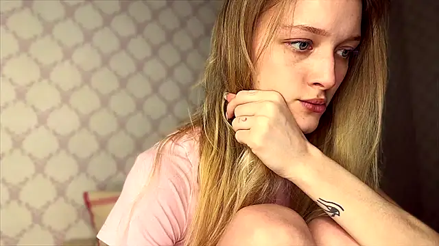 Evvie Summn1 online show from 03-29-26, 02:39