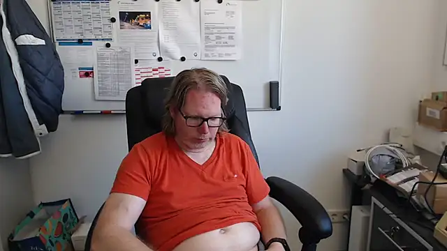 VSteph online show from 06-19-26, 01:37