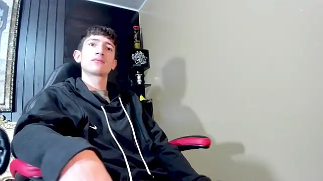Erik Osorio online show from 01-18-25, 04:21