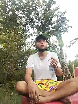 Snapshot of Zombra_42 chatting on 01-15-25, 10:13 Zombra 42 online show from 01-15-25, 10:13