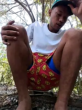 Snapshot of Zombra_42 chatting on 02-22-25, 07:14 Zombra 42 online show from 02-22-25, 07:14