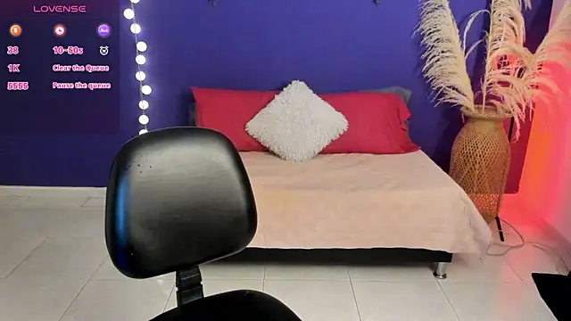 Snapshot of Ambeer_Cute chatting on 03-12-25, 11:09 Ambeer Cute online show from 03-12-25, 11:09
