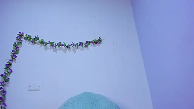 nicollee18 online show from 01-31-25, 09:27