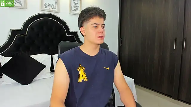 MaxxiCruz online show from 01-30-25, 12:37